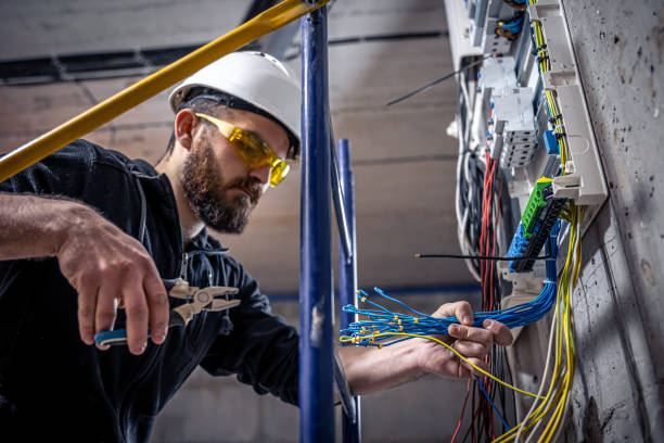 Best Circuit Breaker Repair  in Moore, OK